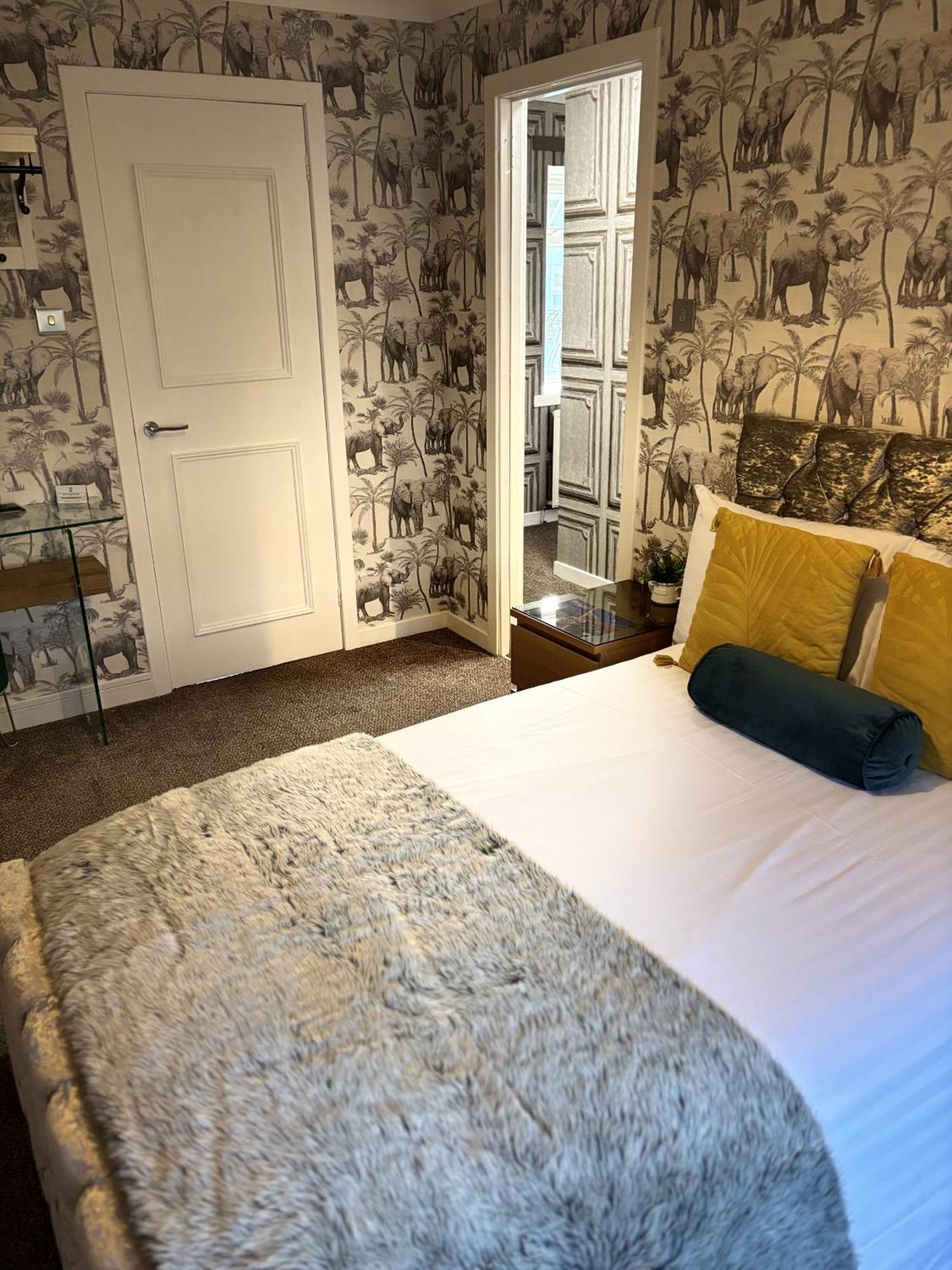 The Blackhorse Accommodation Newton Stewart Habitación foto